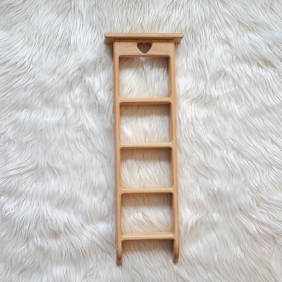 Heart Knickknack Shelf